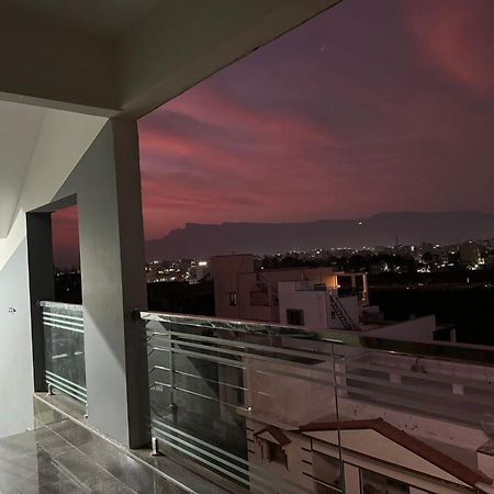 Tirupati Homestay - Ragunatha Resorts - 3Bhk Ac Apartments For Large Families - Free Breakfast - Flyover To Alipiri Gate - Wifi - Android Tv - - Easy Access To Visit All Temples Ngoại thất bức ảnh