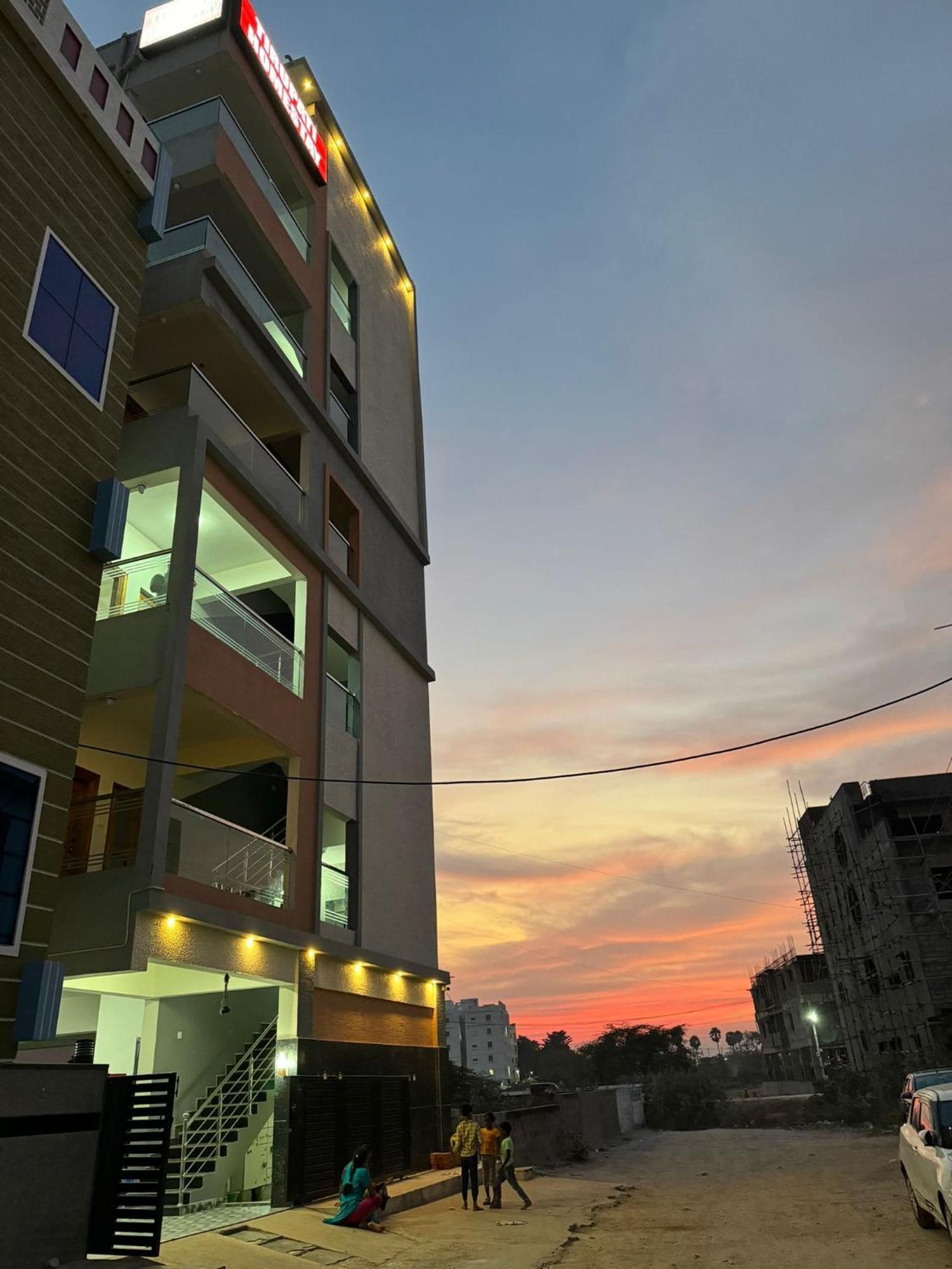 Tirupati Homestay - Ragunatha Resorts - 3Bhk Ac Apartments For Large Families - Free Breakfast - Flyover To Alipiri Gate - Wifi - Android Tv - - Easy Access To Visit All Temples Ngoại thất bức ảnh